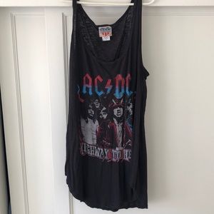 AC/DC tank